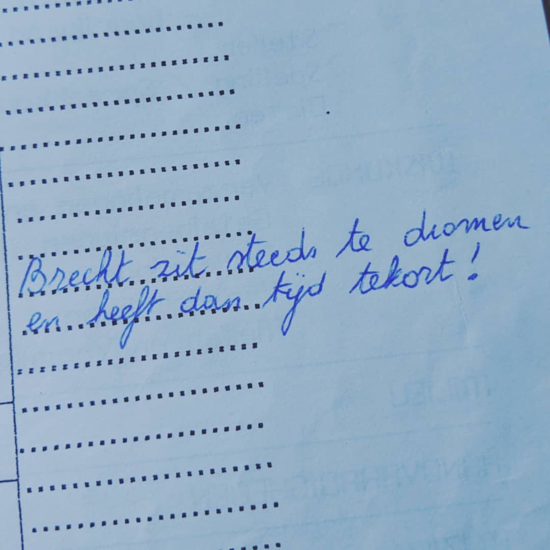 Sommige dingen lijken aangeboren. ;) .sneller denken dan schrijven
.dagdromen
.rinks en lechts
...