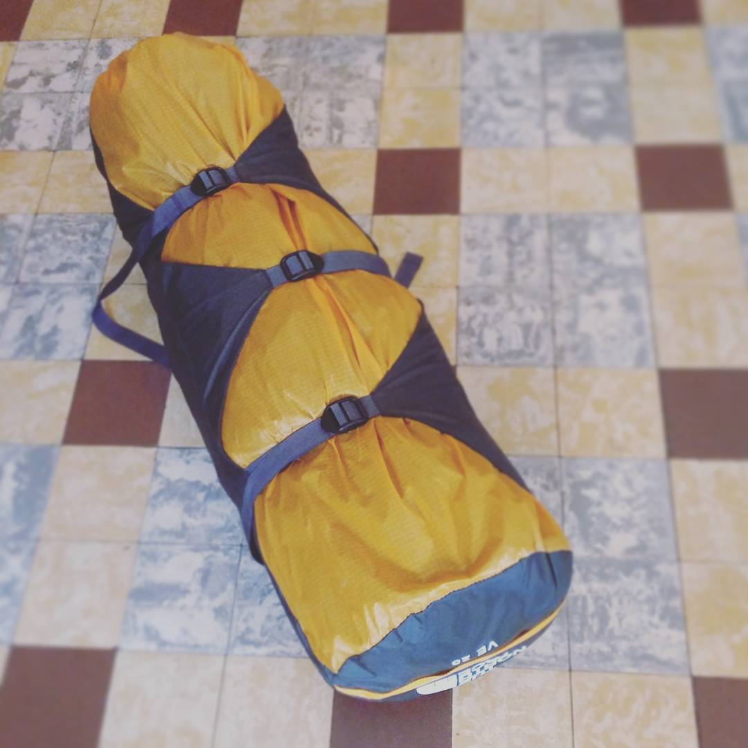 Ik heb vandaag m'n nieuw huis gekocht! 
Dansen!